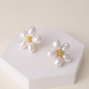 Pearl Flower Earrings